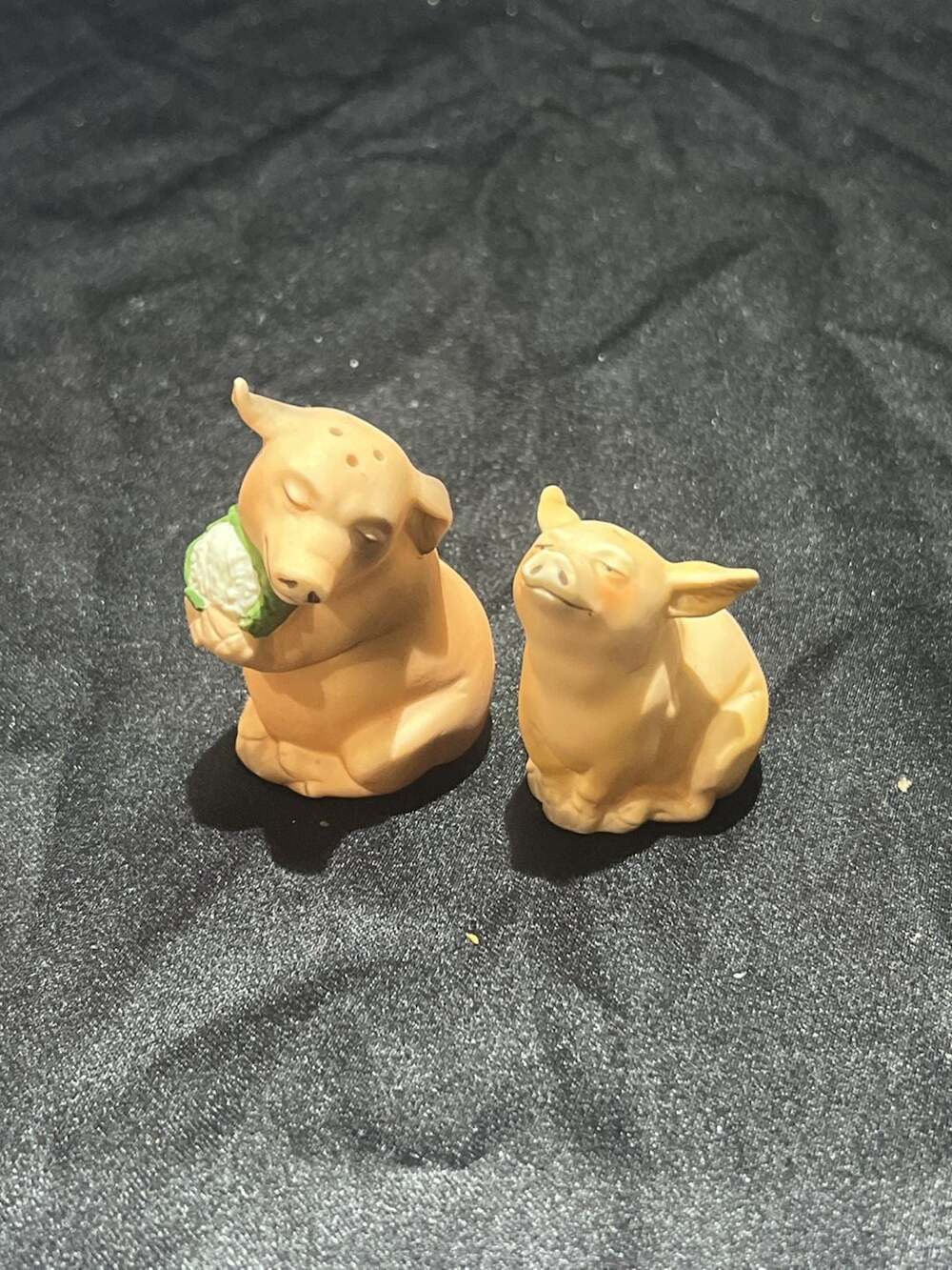 Vintage 1987 Franklin Mint Noah's Ark Porcelain Pig Salt and Pepper Shakers